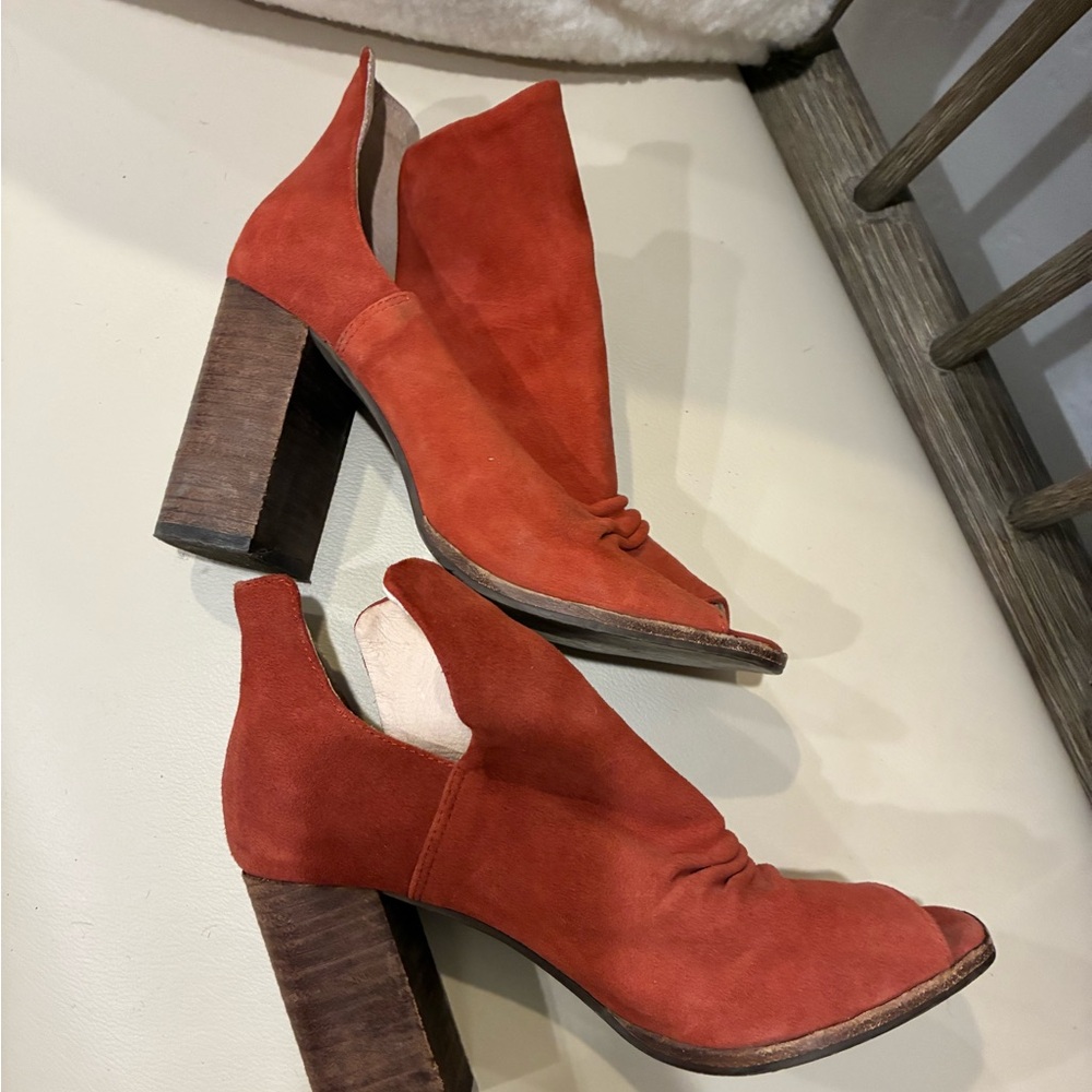 Elegant rust Peep-Toe Suede Heeled Boots Chinese laundry